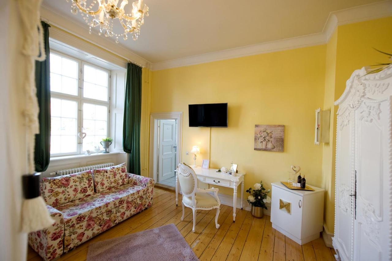 Schlosshotelgedern ภายนอก รูปภาพ